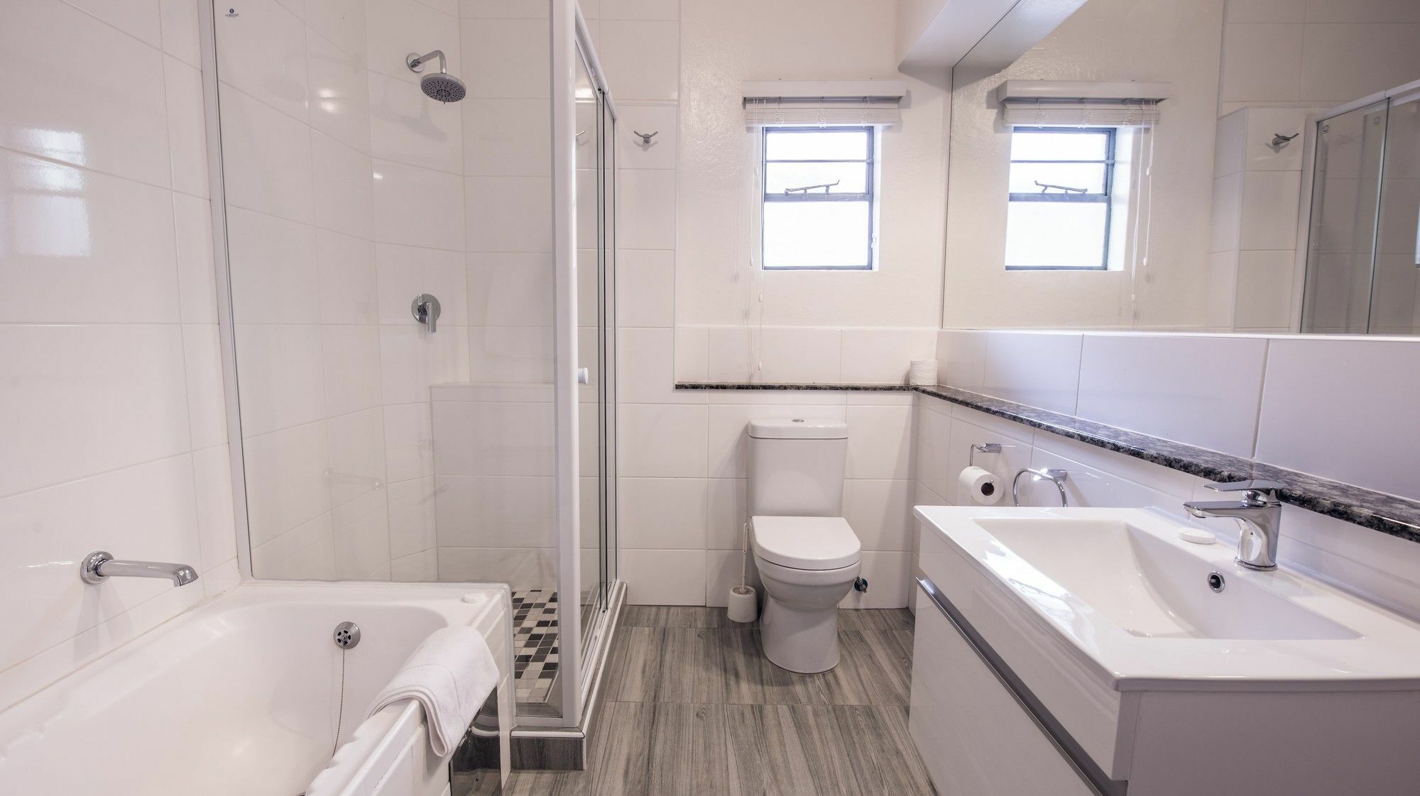 Airport Inn Executive Suites Kempton Park Eksteriør billede